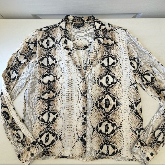 Topshop Snakeskin Print Button Up Shirt Blouse Cream and Black Size 6 - Picture 12 of 16